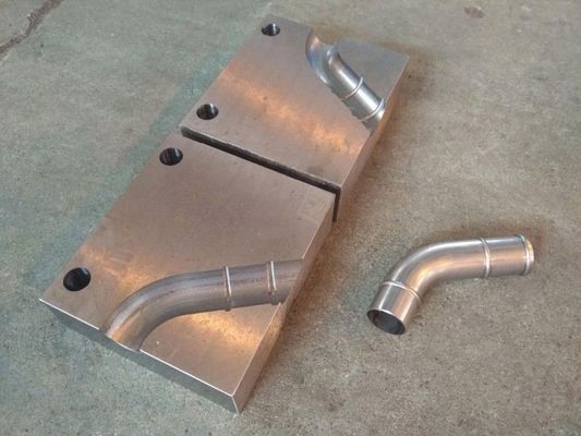 MO-003 Biegeform-Rohr-End-Formmaschine Verwendung Druckgussform