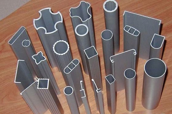 L505 3 kW Motorleistung Aluminiumsäge-Schneidmaschinen für Fenster- und Türwinkel