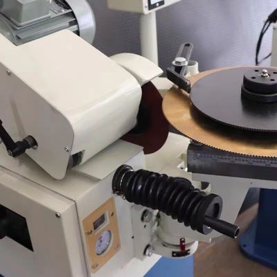 Maschine zum Schleifen von Bandsägen für 50-450 mm Sägen