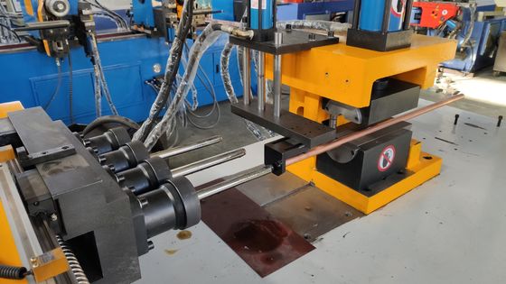 SG40NC Rohr End Formierung Maschine Vier-Station-Betrieb für 2 Zoll Stahlrohr Schrumpfen